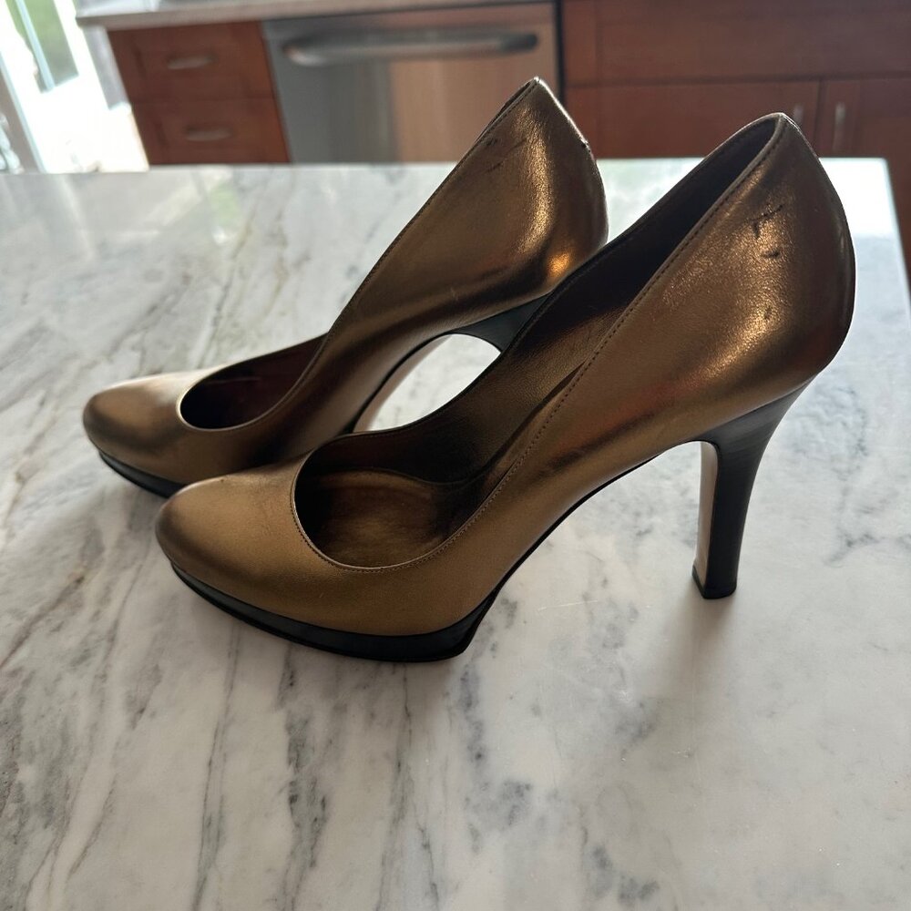 Gucci Vintage Metallic Pumps/Heels - Size 9B